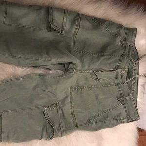 American eagle women’s size 4 army green jeans